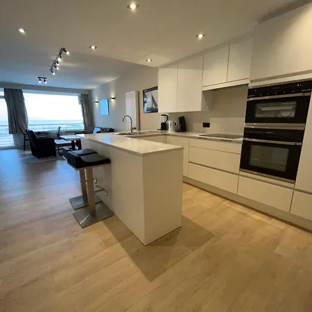 Luxurious 2-bedroom With Sauna Front Sea View T95 *