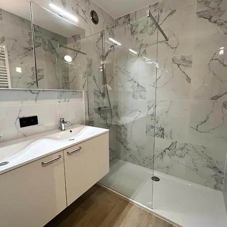 Bel Air - Luxurious 2-bedroom With Sauna Front Sea View T95 奥斯滕德